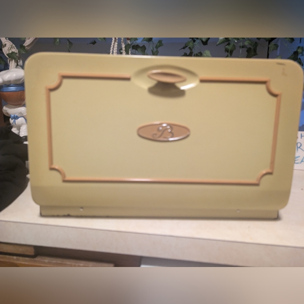 Vintage EKCO Metal Bread Box